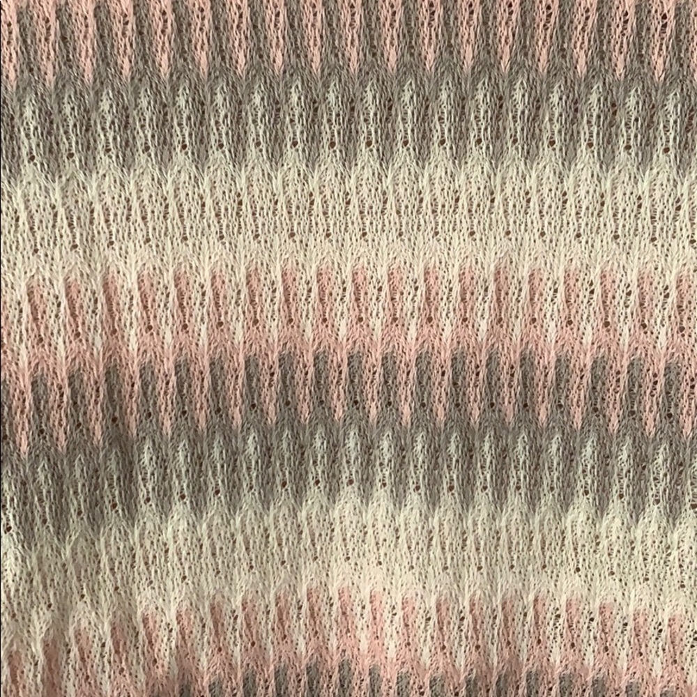 patterned crop top - Picture 3 of 4